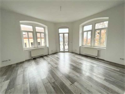 Alles was man braucht, viel Platz, Einbauküche und Balkon