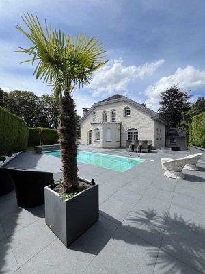 GEGEN GEBOT: VILLA MIT POOL AM KATERNBERG | BESTLAGE