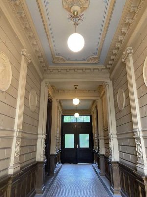 "Modernes Stadtleben auf zwei Etagen – Maisonette mit Loggia & Weitblick in Leipzig!"