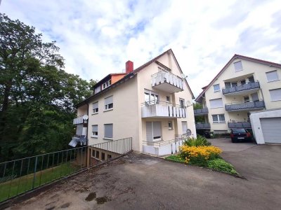 Sanierte 2-Zimmer-Dachgeschoss-Wohnung mit Balkon und Blick ins Grüne in Stuttgart-Kaltental