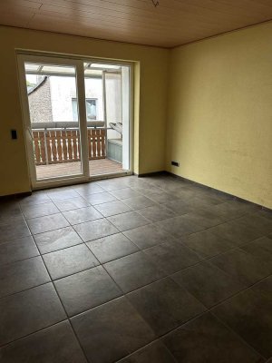 Großzügige 180qm 6-Zimmer Maisonette-Wohnung mit Balkon, Terasse, EBK in Wuppertal-Oberbarmen
