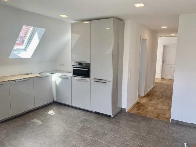 4-Zimmer-Wohnung mit Balkon in gepflegtem Zweifamilienhaus in Weil der Stadt – Münklingen