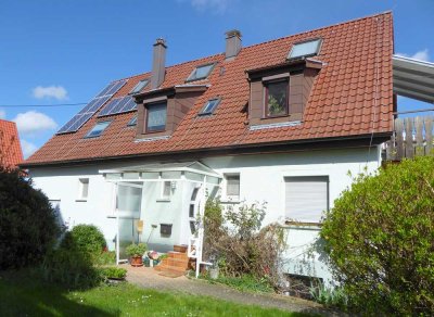 2-Familien-Haus mit großem Grundstück in  Esslingen-Sulzgries