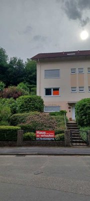 Charmante Doppelhaushälfte in Stadtrandlage