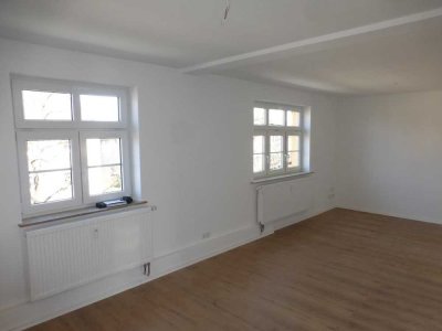 Grosszügige neusanierte 6-Raumwohnung mit zwei neuen Bädern (Kantstrasse)