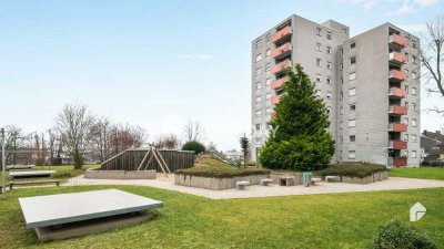 Sofort frei! Helle 4-Zimmer-Wohnung mit West-Loggia und Tiefgaragenstellplatz