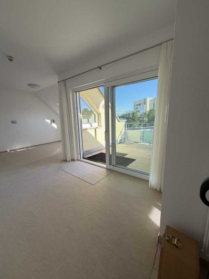 2 Zimmer DG-Wohnung mit Dachterrasse, betreutes Wohnen oder freie Nutzung möglich