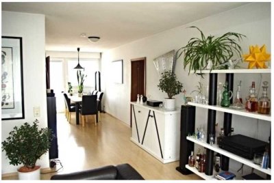 3,5 ZW mit 2 Balkonen, Bad und Gäste-WC, toller Blick in die Natur 5. OG Aufzug vorhanden