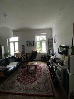 2-Zimmer-Altbauwohnung mit Stuck, Holzboden und hohen Decken  in Bessungen