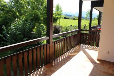 Neu renovierte 2 Zimmer- Wohnung mit großem Südbalkon, Bergblick.