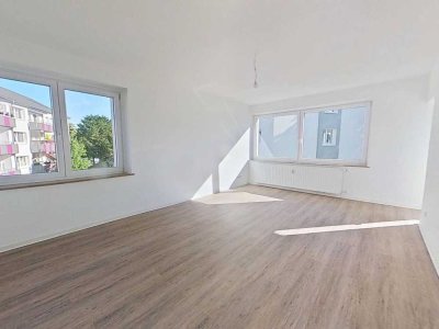 Helle 3-Zimmer-Wohnung mit sonnigem BALKON und modernem Tageslichtbad