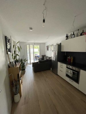 Einbauküche und Süd-Balkon: exklusive 2-Zimmer-Wohnung im 2. OG in Mering