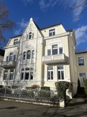 Erstbezug nach Sanierung: Exklusive 2-Zimmer-Dachgeschosswohnung neben dem Kurpark in Bad Oeynhausen