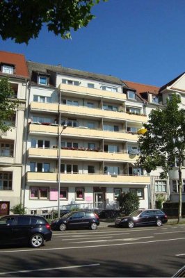 Studierende, Pärchen aufgepasst! Geräumige 3-Zimmer-Wohnung in zentraler Lage-super WG geeignet !