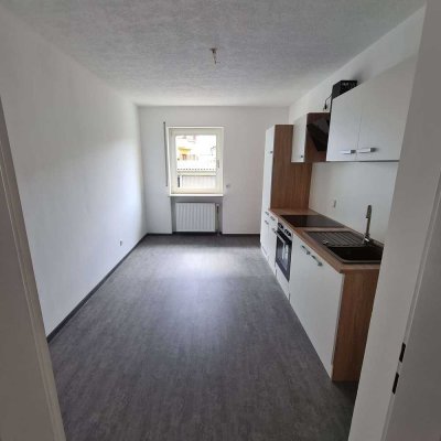Zweitbezug nach Sanierung: stilvolle 2-Zimmer-Wohnung mit EBK und Balkon in Friesenheim (BASF Nähe)