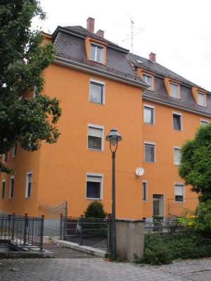 Ausbaubares Dachgeschoß mit alleinigem Garten am Bach/Stellplätze--EIN TRAUM mitten in Oberhausen