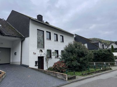 Zweifamilienhaus mit zusätzlichem Bauplatz in ruhiger Lage von Weinähr zu verkaufen