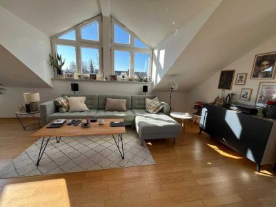 Helle 2-Zimmer-DG-Wohnung mit Balkon in Fürstenfeldbruck