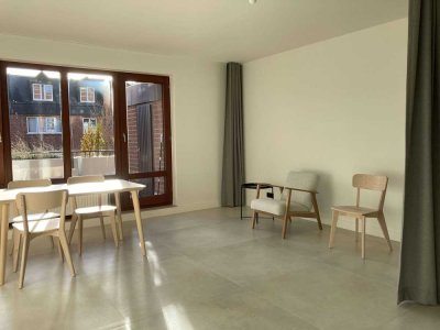 Hochwertige, geräumige Wohnung, Teilmöbliert, opt. KFZ Stellplatz