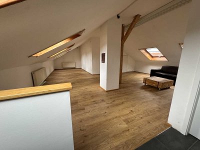 Helle 2-Zimmer Dachgeschosswohnung in Hirschberg-Leutershausen