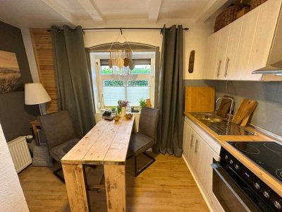 Möbliertes Einfamilienhaus in Emden mit 3 Zimmer, Küche mit Einbauküche, Badezimmer mit Dusche-WC
