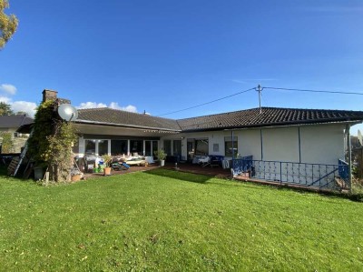 Großzügiger Eckbungalow in schöner Lage!