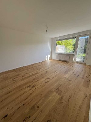 Stilvoll renovierte 3- Zimmer Wohnung mit grünem Ausblick
