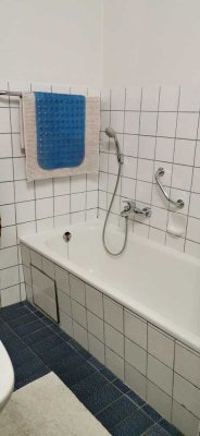 Ansprechende 3-Zimmer-Dachgeschosswohnung (ohne Schräge) mit Balkon in Niefern-Öschelbronn