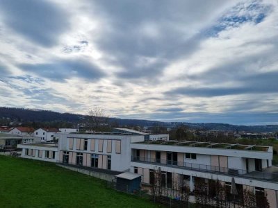 In Gerlingen: Neu sanierte Wohnung mit drei Zimmern und Balkon in top Lage