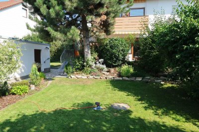 helle großzügige DHH mit Garten im direkten Erlanger Umland (Uttenreuth)