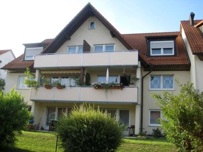 N-Kornburg: 3-Zimmer-Dachgeschosswohnung mit Balkon