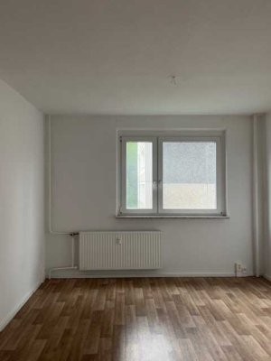 Charmante 3-Zimmer-Wohnung mit Sonnenbalkon und Aufzug in Gera-Lusan!