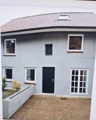 1880 € - 119 m² - 4.5 Zi.