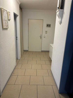 Vermietete, sehr gepflegte 3-Zimmer ETW mit Balkon in direkter Uni-Lage