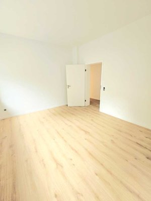 Modernisierte 3,5-Zimmer-Erdgeschosswohnung mit EBK in 56112, Lahnstein