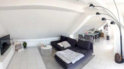 Moderne Dachgeschosswohnung in City-Lage