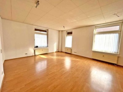 GEPFLEGTE 3-ZIMMER-WOHNUNG!Großzügiger Wohnbereich mit integr. off. Küche mit EBK,TGL-Bad,Keller...