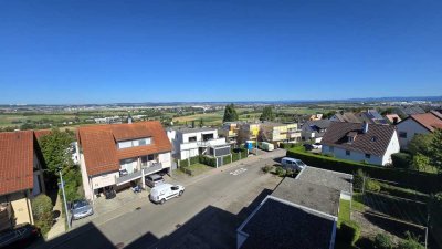 Gepflegte 4-Zimmer Wohnung im 4. OG mit Garage in Leinfelden-Echterdingen