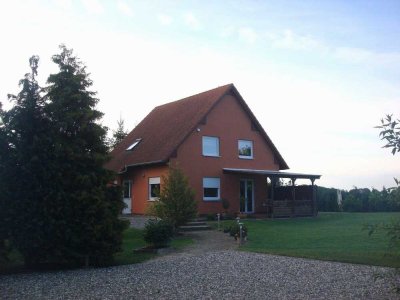 Charmantes Haus mit Garten in ruhiger Lage – langfristig zu vermieten