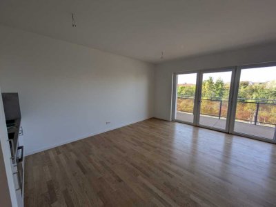 Erstbezug am Friedenspark/nahe UKL- Perfekt für Mitarbeiter & Singles: hochwertige EBK &  Balkon