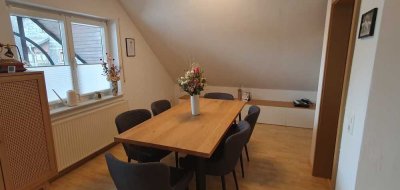Schöne Dachgeschosswohnung mit Balkon!