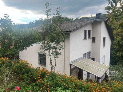von privat / 3FH Wiesbaden 250 m² Wfl. / 830 m² Grundstück / unverbaubarer Blick