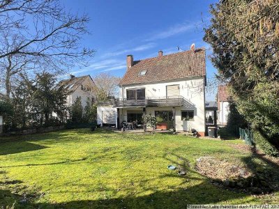 Großes Einfamilienhaus mit Eigentumsgrundstück auf dem Lämmchesberg