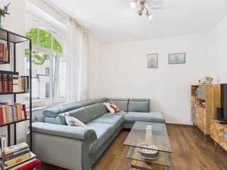 Provisionsfrei von privat bezugsfreie 2-Zimmer-Altbauwohnung mit Terrasse in begehrter Weststadt