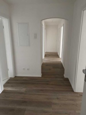 Schöne 4 Zimmer-Wohnung im Erdgeschoss