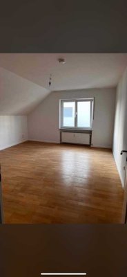Gepflegte 2-Zimmer-Wohnung im 1. OG in Langen (Hessen)