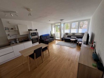 Ruhige 2 Zimmer Wohnung in Aachen Laurensberg. Barrierefrei. Zwei Balkone. Einbauküche.