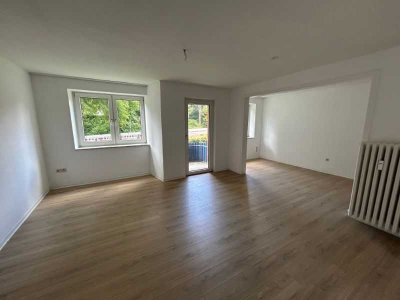 Schöne 3 Zimmer Wohnung mit Balkon im Erdgeschoss zum 01.07.2026 zu vermieten!