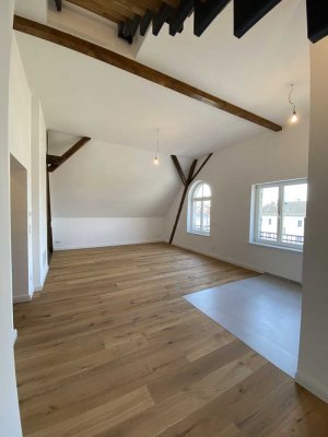 Erstbezug: Maisonette-Wohnung in denkmalgeschütztem Wohnhaus
