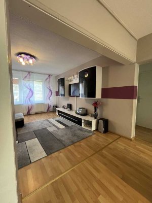 Vollmöblierte 4-Zimmer-Wohnung mit zwei Balkonen und Gäste WC